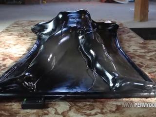 Vacuum Bed Fight