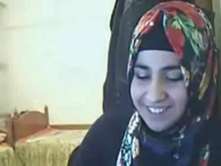 Video- - hijab jong vrouw tonen bips op webcam