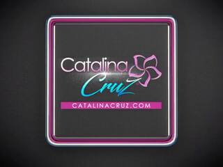 Catalina cruz γλείψιμο μερικοί γλυκός/ιά icing με καραμέλα