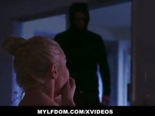 Mylfdom - hooded desconocido domina milfs coño