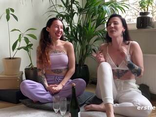 Ersties - swell tatu babes mayroon lesbiyan xxx pelikula