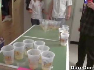 Bere pong este o stupendous joc